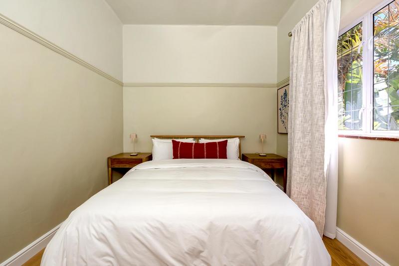 To Let 2 Bedroom Property for Rent in Sea Point Western Cape